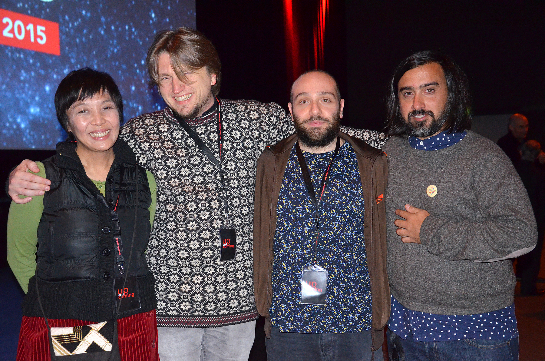 Membres d'un jury de cinéma réunis dans une salle de projection